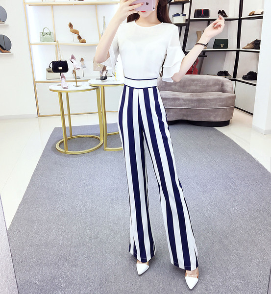 Κομψές γυναικείες φόρμες