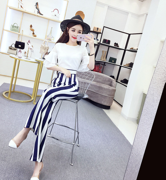 Κομψές γυναικείες φόρμες