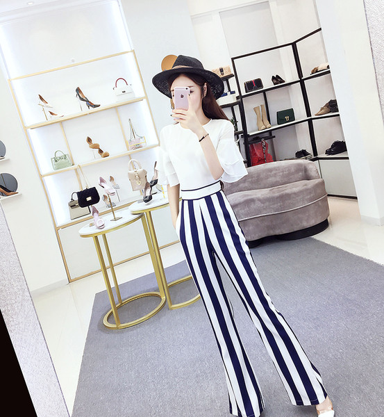 Κομψές γυναικείες φόρμες