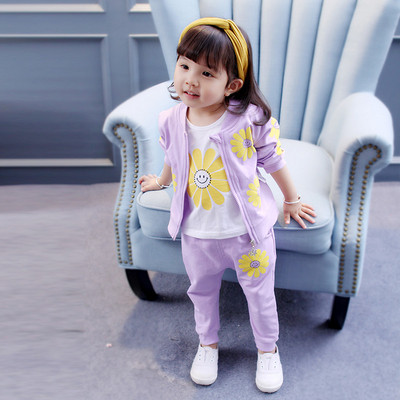 Παιδικό σετ για κορίτσια με τρία μέρη με εφαρμογές