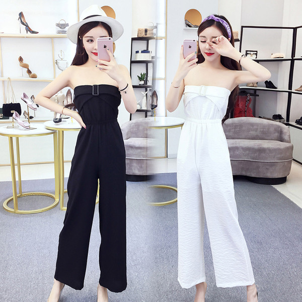 Κομψές γυναικείες φόρμες  σε λευκό και μαύρο χρώμα