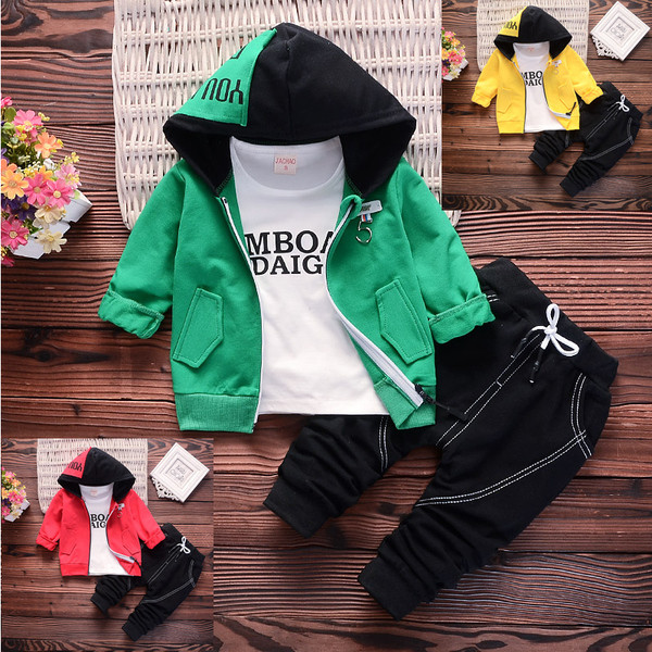 Három részből álló gyerekkészlet fiúknak - négy színben