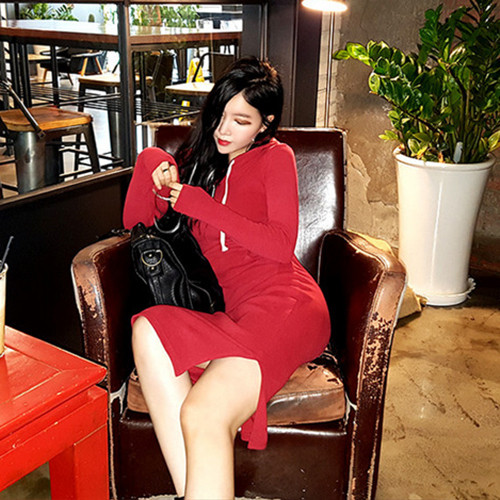 Rochie casual de dama cu gluga si buzunar mare in rosu si gri