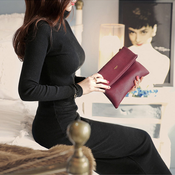 Aktuális női téli hosszú ruha magas gallérral, fekete színben