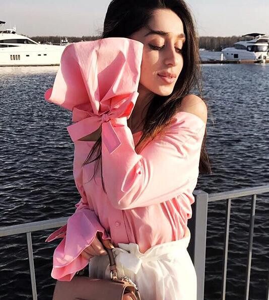 Naprakész női ing leesett ujjú és lótusz ujjú rózsaszín színben