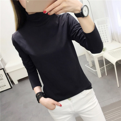 Άνετη γυναικεία μπλούζα μοντέλο σε λευκό και μαύρο χρώμα