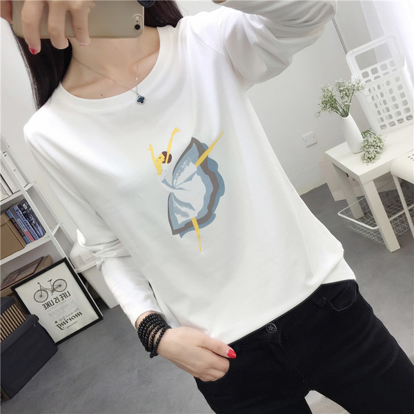 Bluză de damă modernă în alb și negru