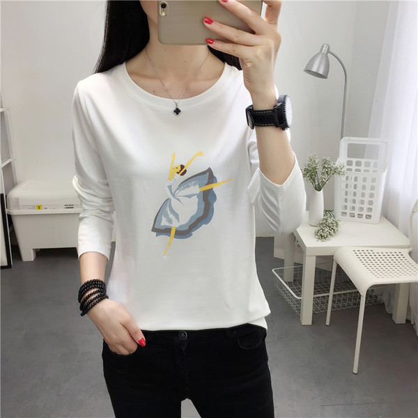 Bluză de damă modernă în alb și negru