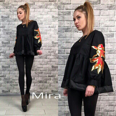 Modern női blúz tüll elemmel és flitterekkel, fekete-fehér színben