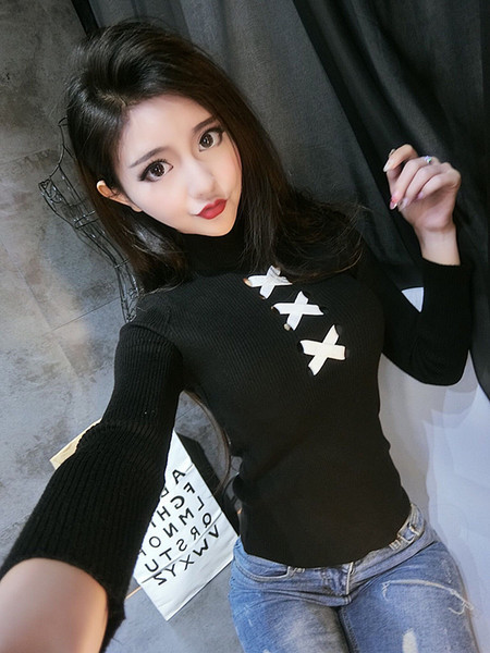 Stílusos női blúz dekorációs nyakkendőkkel, két színben