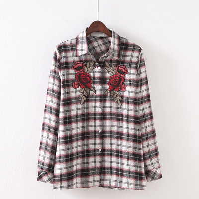 Καρό γυναικείο  πουκάμισο με χρωματιστό κεντήματα