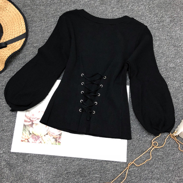 Κομψή γυναικεία μπλούζα με τρίχρωμους δεσμούς