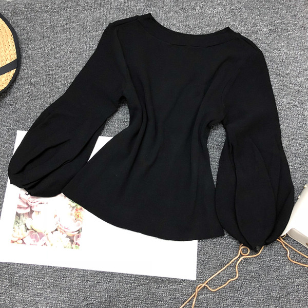 Κομψή γυναικεία μπλούζα με τρίχρωμους δεσμούς