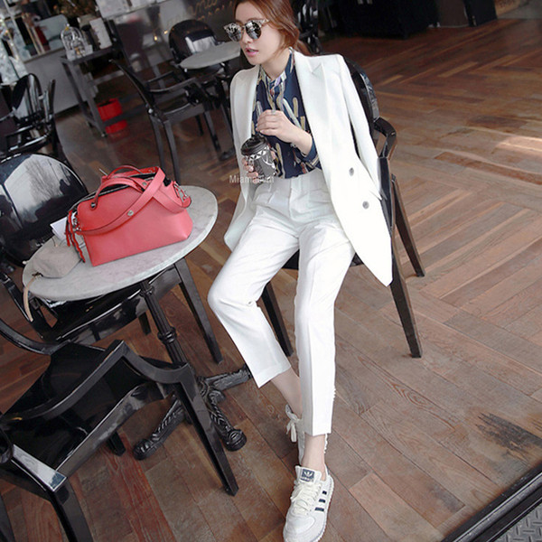 Γυναικείο κομψό κοστούμι - σακάκι και παντελόνι