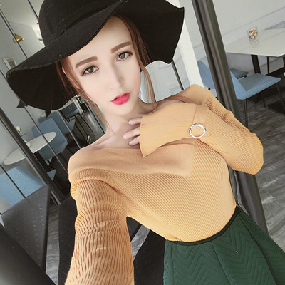 Γυναικεία  μπλούζα με ντεκολτέ σε σχήμα V σε δύο χρώματα