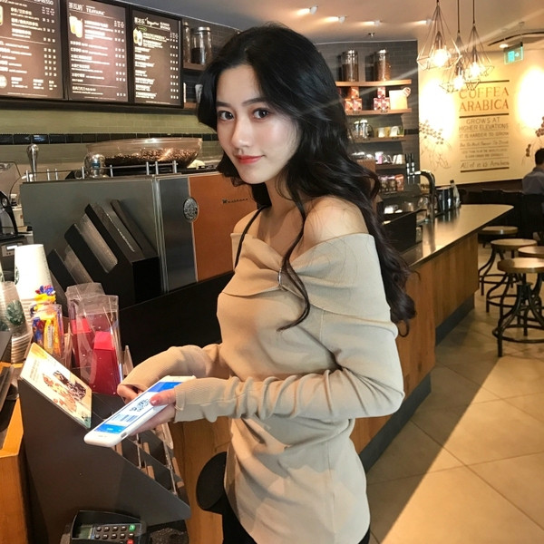 Κομψή γυναικεία μπλούζα σε δύο χρώματα