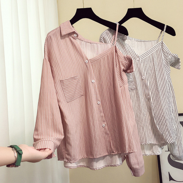 Érdekes modell női csíkos ing ejtett váll és zseb elemmel négy színben