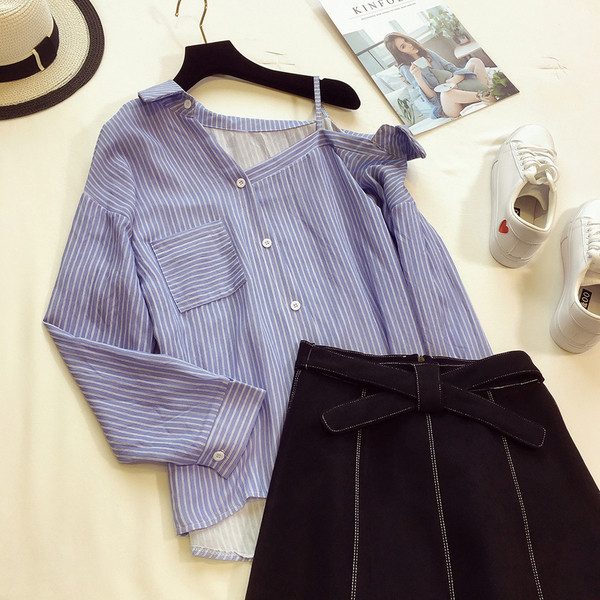 Érdekes modell női csíkos ing ejtett váll és zseb elemmel négy színben