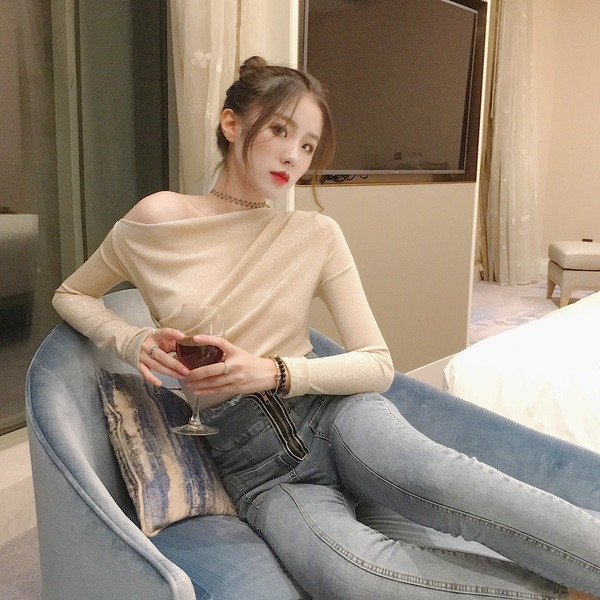 Γυναικεία μπλούζα με πτώση ώμου σε δύο χρώματα