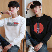 Μοντέρνα ανδρική μπλούζα σε μαύρο και άσπρο με διαφορετικές εφαρμογές