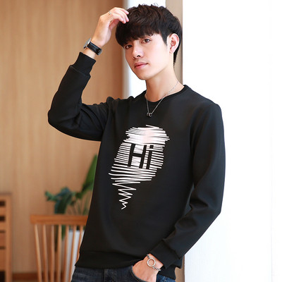 Μοντέρνα ανδρική μπλούζα σε μαύρο και άσπρο με διαφορετικές εφαρμογές