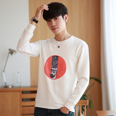 Μοντέρνα ανδρική μπλούζα σε μαύρο και άσπρο με διαφορετικές εφαρμογές