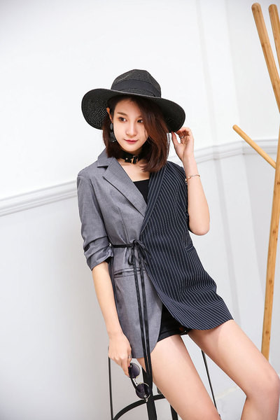 Geaca de dama in doua modele cu maneca 3/4 si lunga