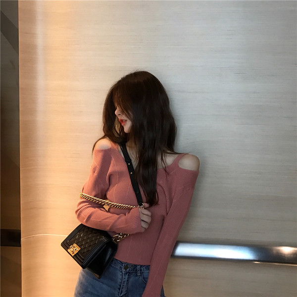 Γυναικεία μοντέρνα μπλούζα σε τέσσερα χρώματα