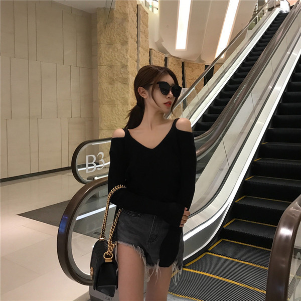 Γυναικεία μοντέρνα μπλούζα σε τέσσερα χρώματα