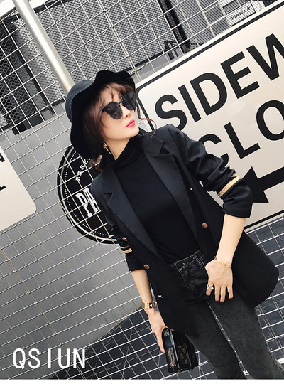 Μοντέρνο γυναικείοσακάκι  με έγχρωμες λωρίδες