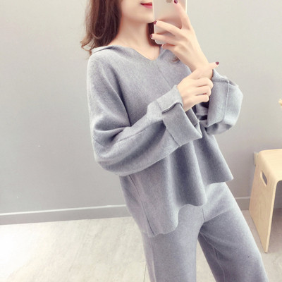 Γυναικείο πλεκτό σετ από δύο μέρη σε τρία χρώματα