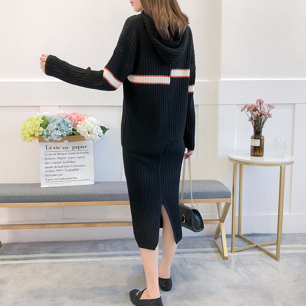 Két részből álló női kötőszett - szoknya + kapucnis blúz három színben