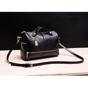 Κομψή δερμάτινη γυναικεία τσάντα με κοντή και μακρά λαβή σε διάφορα χρώματα