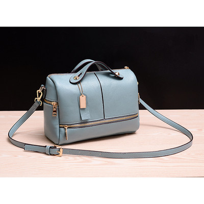 Κομψή δερμάτινη γυναικεία τσάντα με κοντή και μακρά λαβή σε διάφορα χρώματα