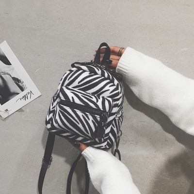 Μοντέρνο γυναικείο σακίδιο σε δύο χρώματα