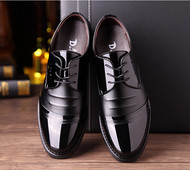 Κομψά μαύρα ανδρικά παπούτσια με δεσμούς