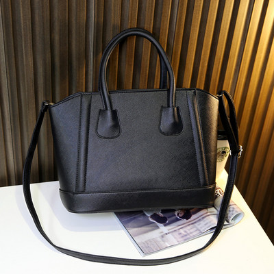 Κομψή γυναικεία τσάντα από οικολογικό δέρμα σε διάφορα χρώματα