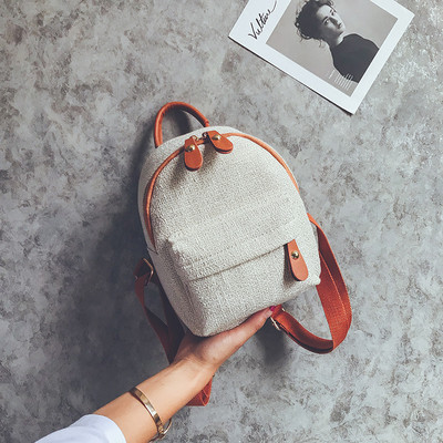 Κομψό μικρό γυναικείο σακίδιο σε τρία χρώματα με μπροστινή τσέπη