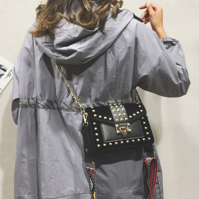 HIT Stílusos női táska fém csattal több színben