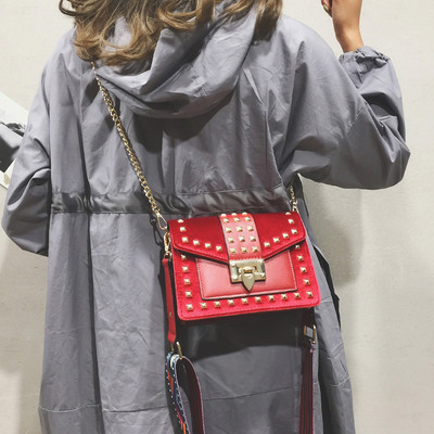 HIT Stílusos női táska fém csattal több színben