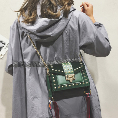 HIT Stílusos női táska fém csattal több színben