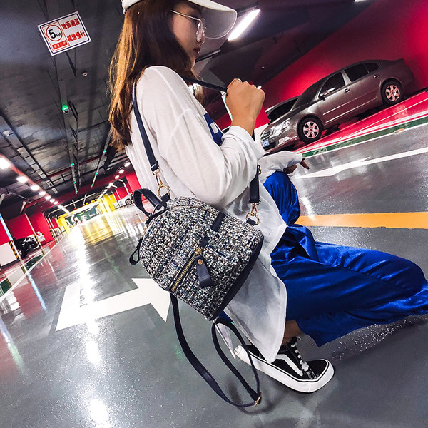 Mindennapi női kis hátizsák fekete és kék színben