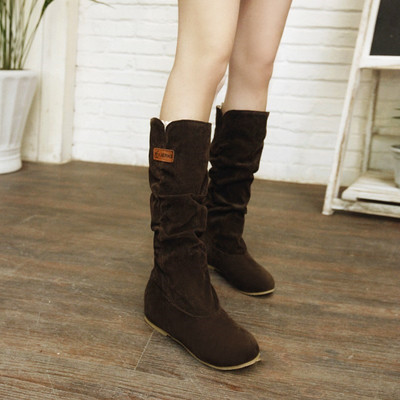 Kényelmes, alkalmi női csizma csipkével - három színben