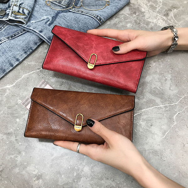 Μοντέρνο γυναικείο πορτοφόλι σε τέσσερα χρώματα