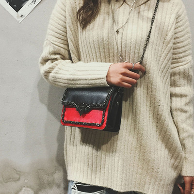 Μοντέρνα γυναικεία τσάντα  με μεταλλική δερμάτινη αλυσίδα σε διάφορα χρώματα