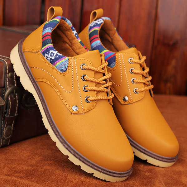 Kényelmes férfi sportos-elegáns cipő három színben