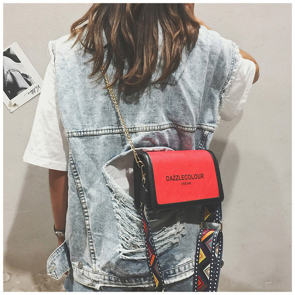 Eko bőrből készült stílusos női táska több színben felirattal