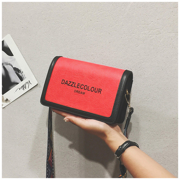 Eko bőrből készült stílusos női táska több színben felirattal