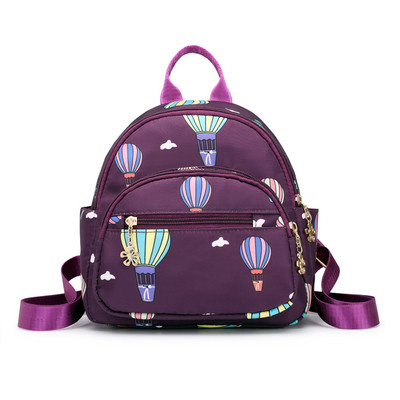 Női hétköznapi hátizsák fém elemekkel több színben