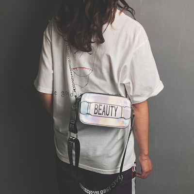 Νέα γυναικεία τσάντα σε μαύρο, κόκκινο και γκρι χρώμα